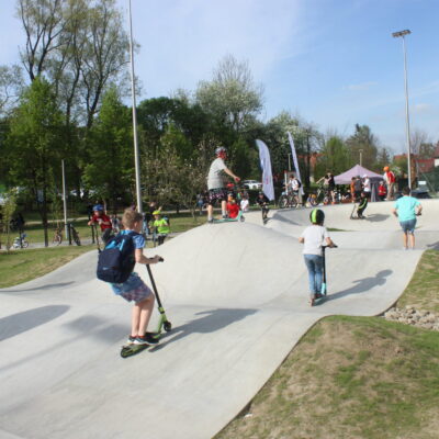 Skatepark w Myślenicach: Nowa atrakcja dla miłośników ekstremalnych sportów