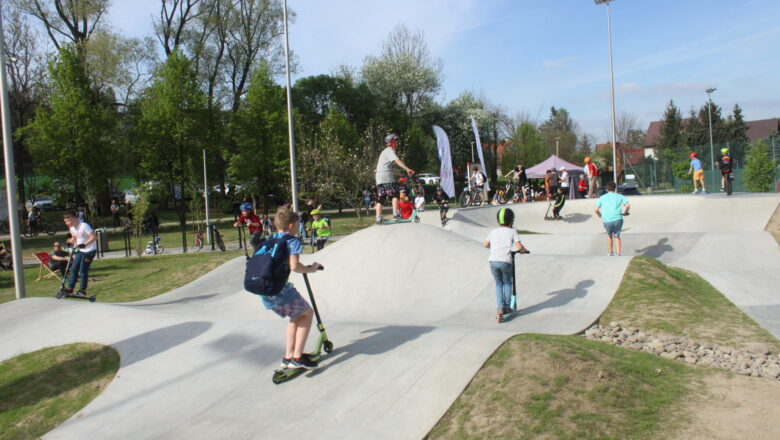 Skatepark w Myślenicach: Nowa atrakcja dla miłośników ekstremalnych sportów