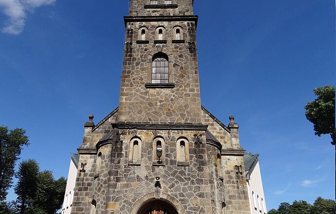 Modernizacja kamiennej wieży w Kościele Parafialnym pw. Podwyższenia Krzyża Świętego w Jaworniku