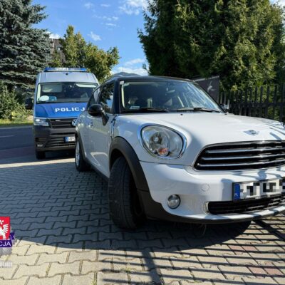 Pijany kierowca uszkodził auto i ogrodzenie w Lubniu