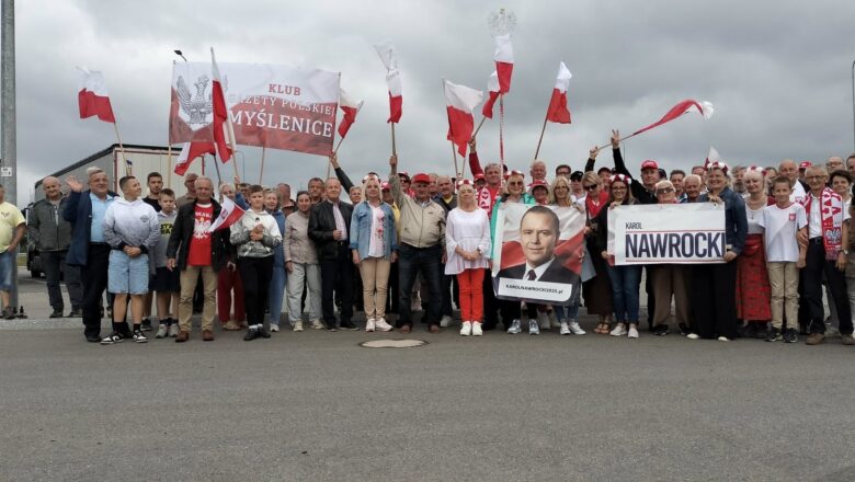 Tłumy Polaków na zaprzysiężeniu Prezydenta Karola Nawrockiego. Wśród nich silna reprezentacja z powiatu myślenickiego