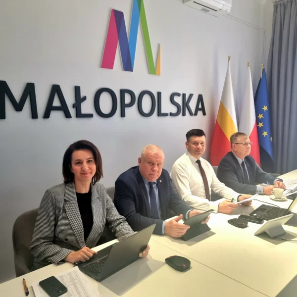 Bezpieczniej na drogach i więcej tras rowerowych – 16 mln zł dla Małopolski