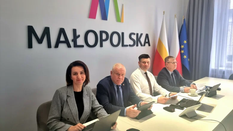 Bezpieczniej na drogach i więcej tras rowerowych – 16 mln zł dla Małopolski