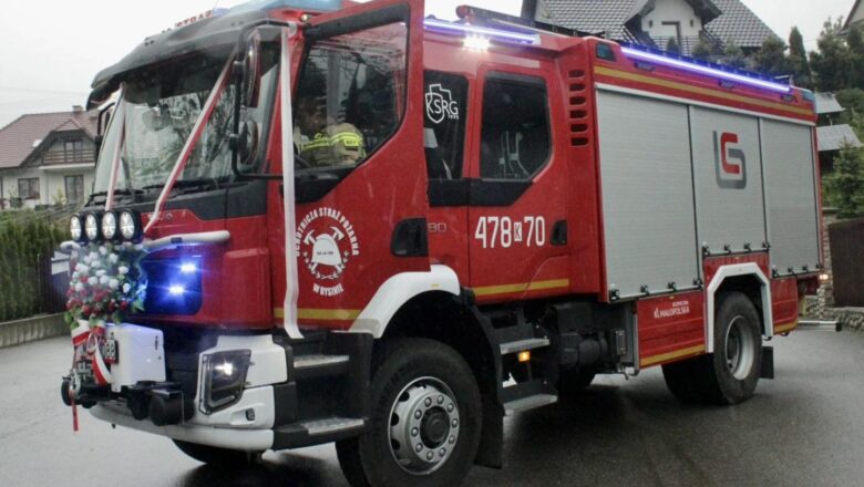 Nowy samochód ratowniczo-gaśniczy dla OSP Bysina