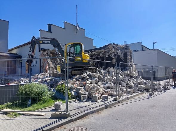 Rozpoczęła się przebudowa budynku przy ul. Sportowej 45A. Powstanie świetlica środowiskowa