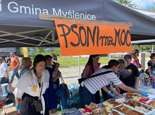 Mieszkańcy wsparli budowę Centrum Wsparcia PSONI podczas rodzinnego pikniku na Zarabiu