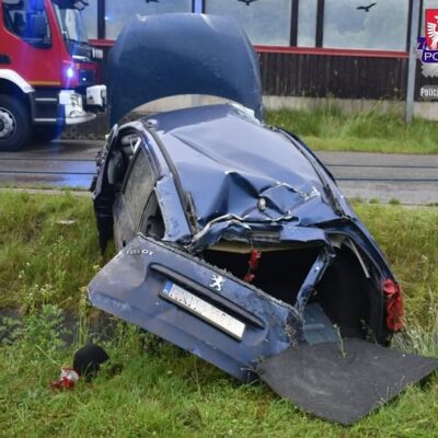 W Pcimiu, pijany kierowca zakończył jazdę w rowie. Wcześniej stracił już prawo jazdy za alkohol!