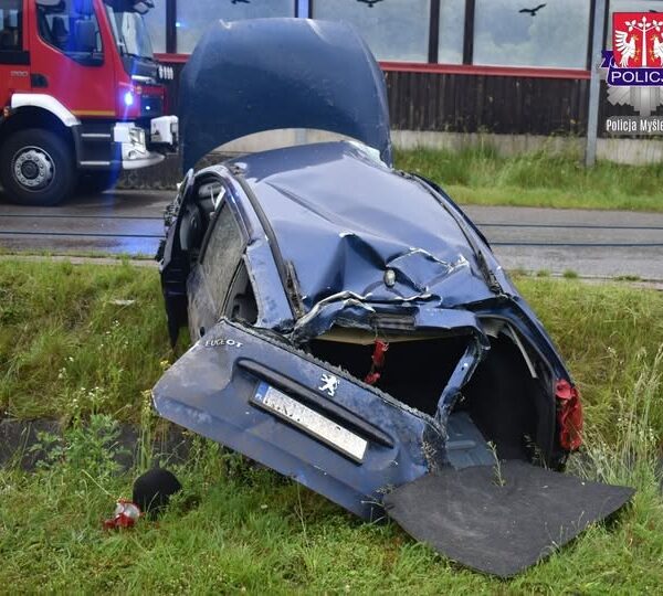 W Pcimiu, pijany kierowca zakończył jazdę w rowie. Wcześniej stracił już prawo jazdy za alkohol!