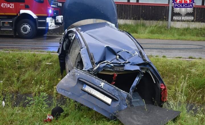 W Pcimiu, pijany kierowca zakończył jazdę w rowie. Wcześniej stracił już prawo jazdy za alkohol!