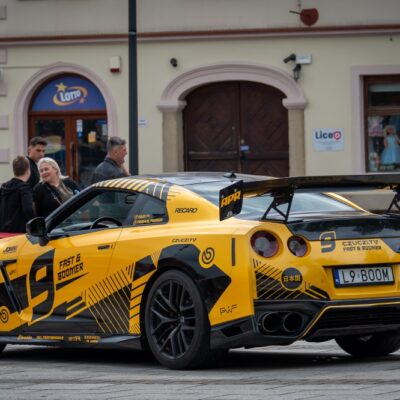 Ferrari, McLareny i dobra zabawa. Wyjątkowe wydarzenie na myślenickim Rynku